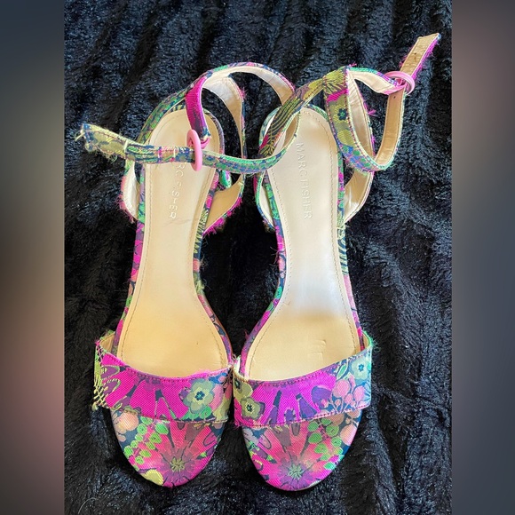 Marc Fisher Shoes - Marc Fisher Women's Floral Pink and Purple Sandals. Size 9M